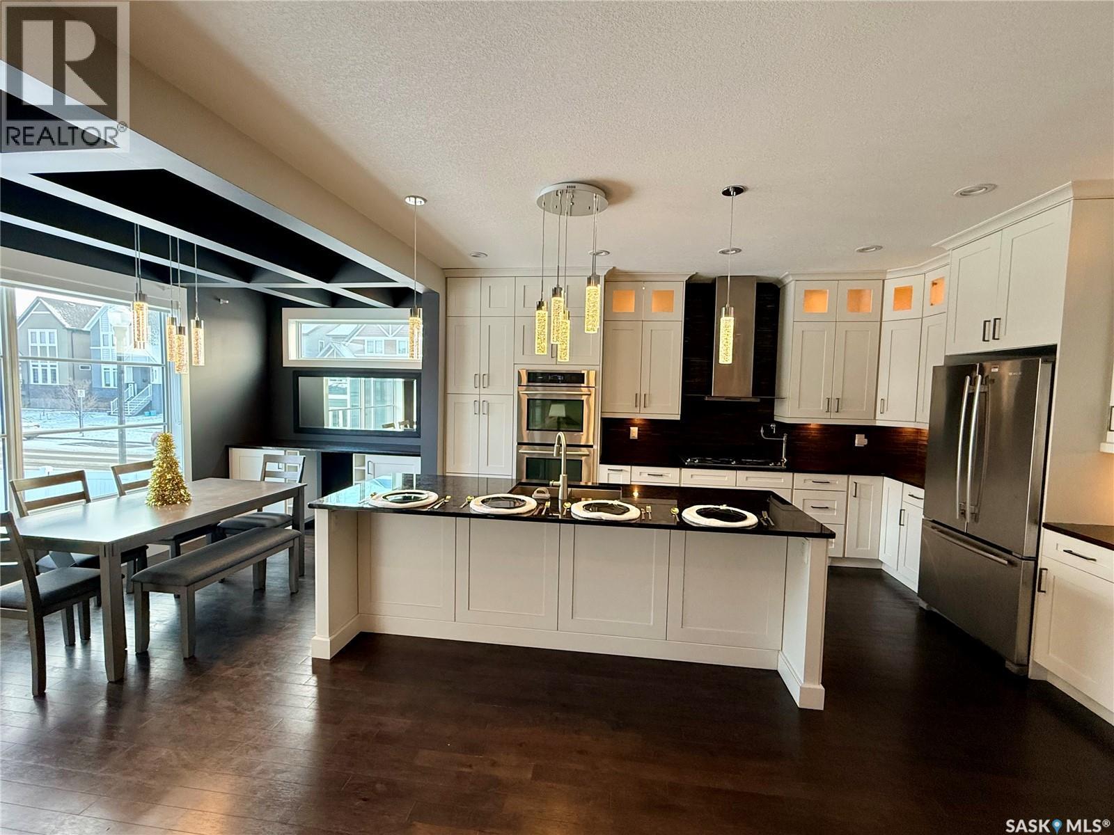3633 Green Water Drive, Regina, SK - Indoor Photo Showing Kitchen With Double Sink With Upgraded Kitchen