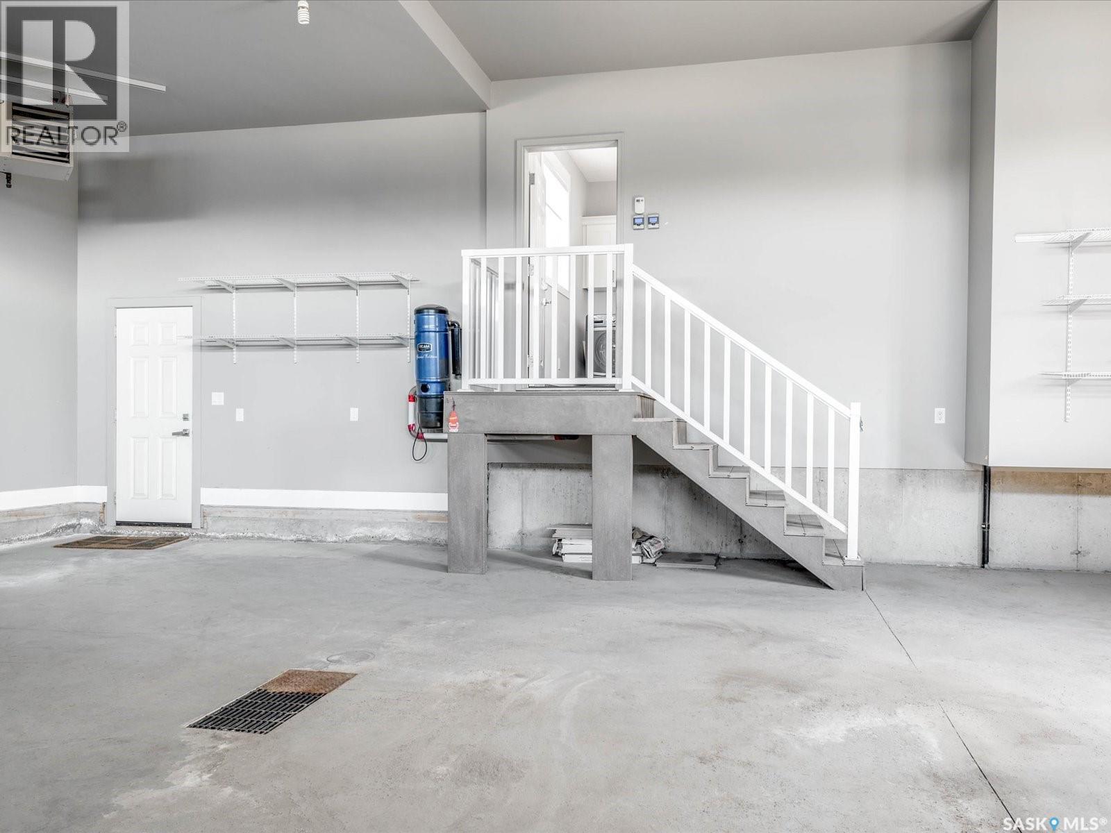 3633 Green Water Drive, Regina, SK - Indoor