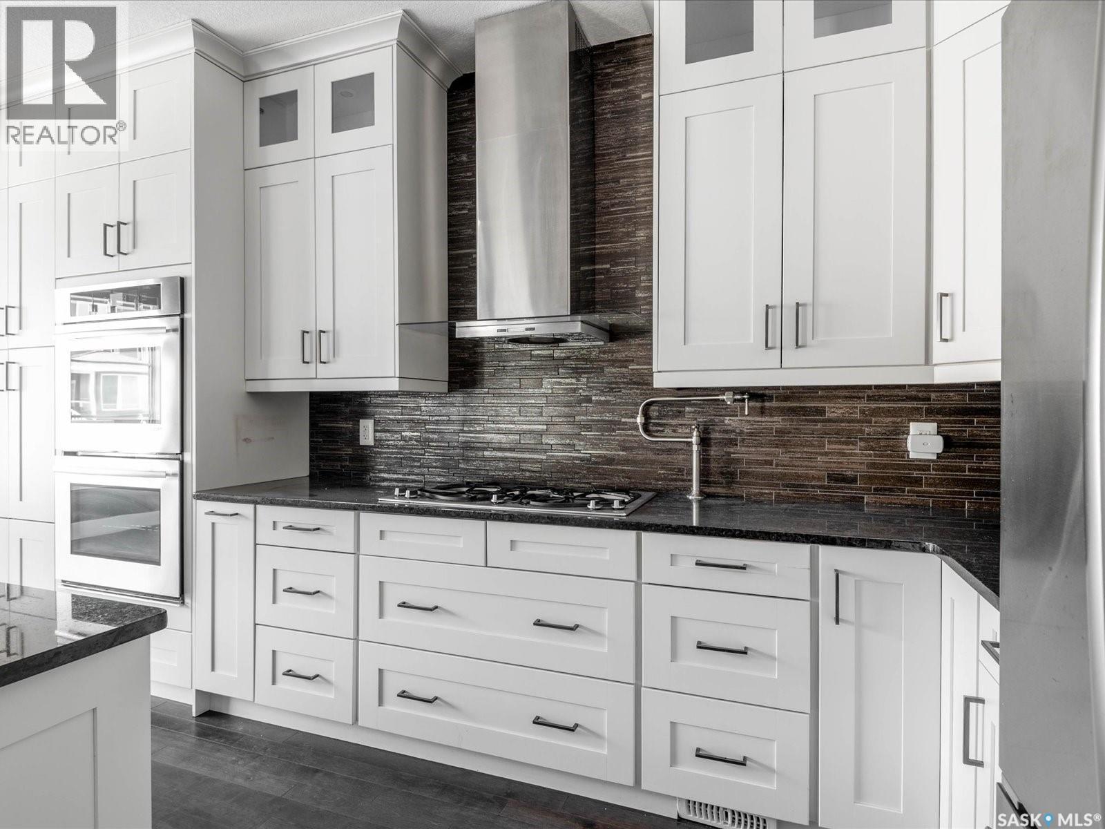 3633 Green Water Drive, Regina, SK - Indoor Photo Showing Kitchen With Upgraded Kitchen