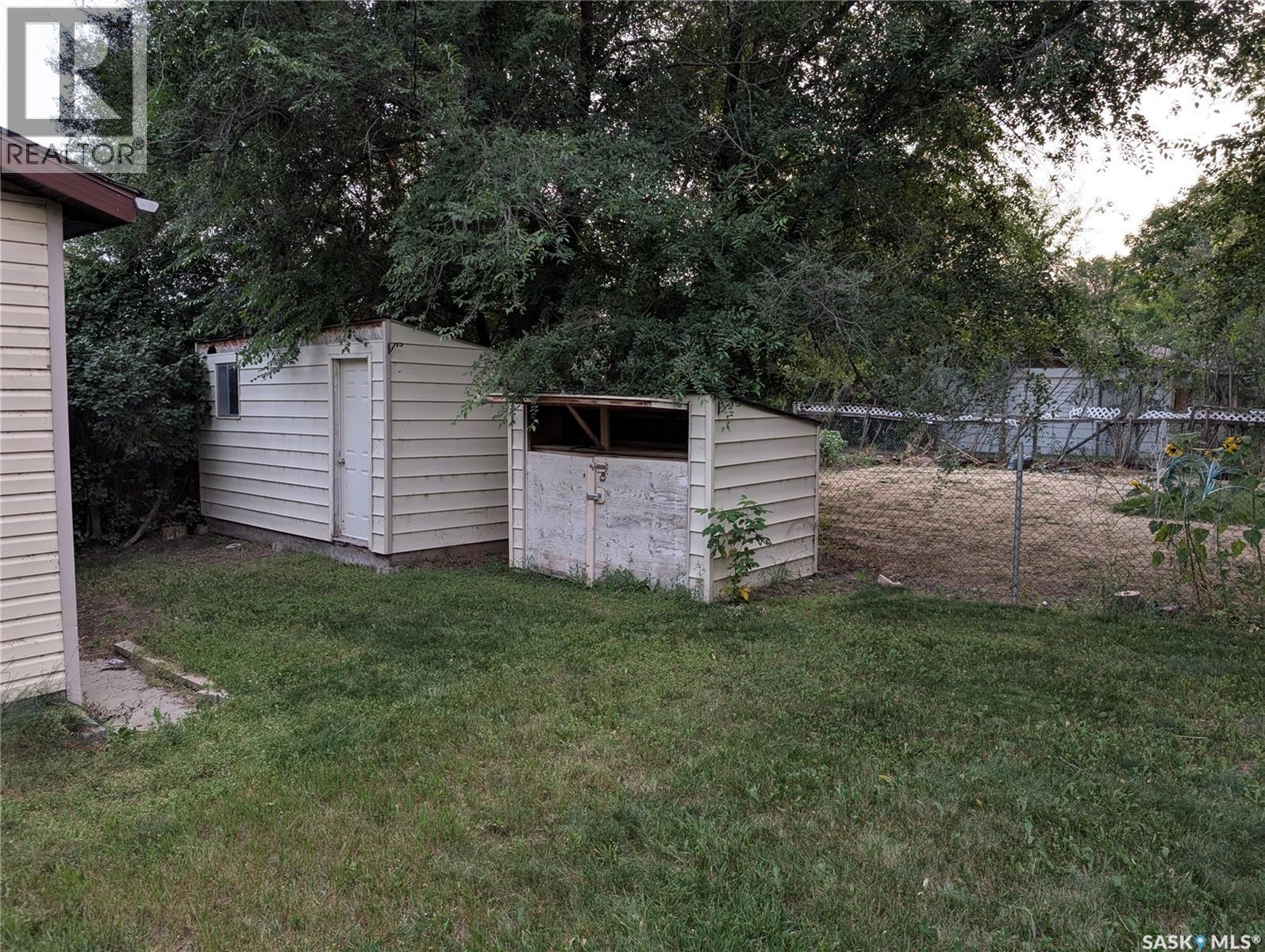 208 Carson Street, Dundurn, SK - Outdoor
