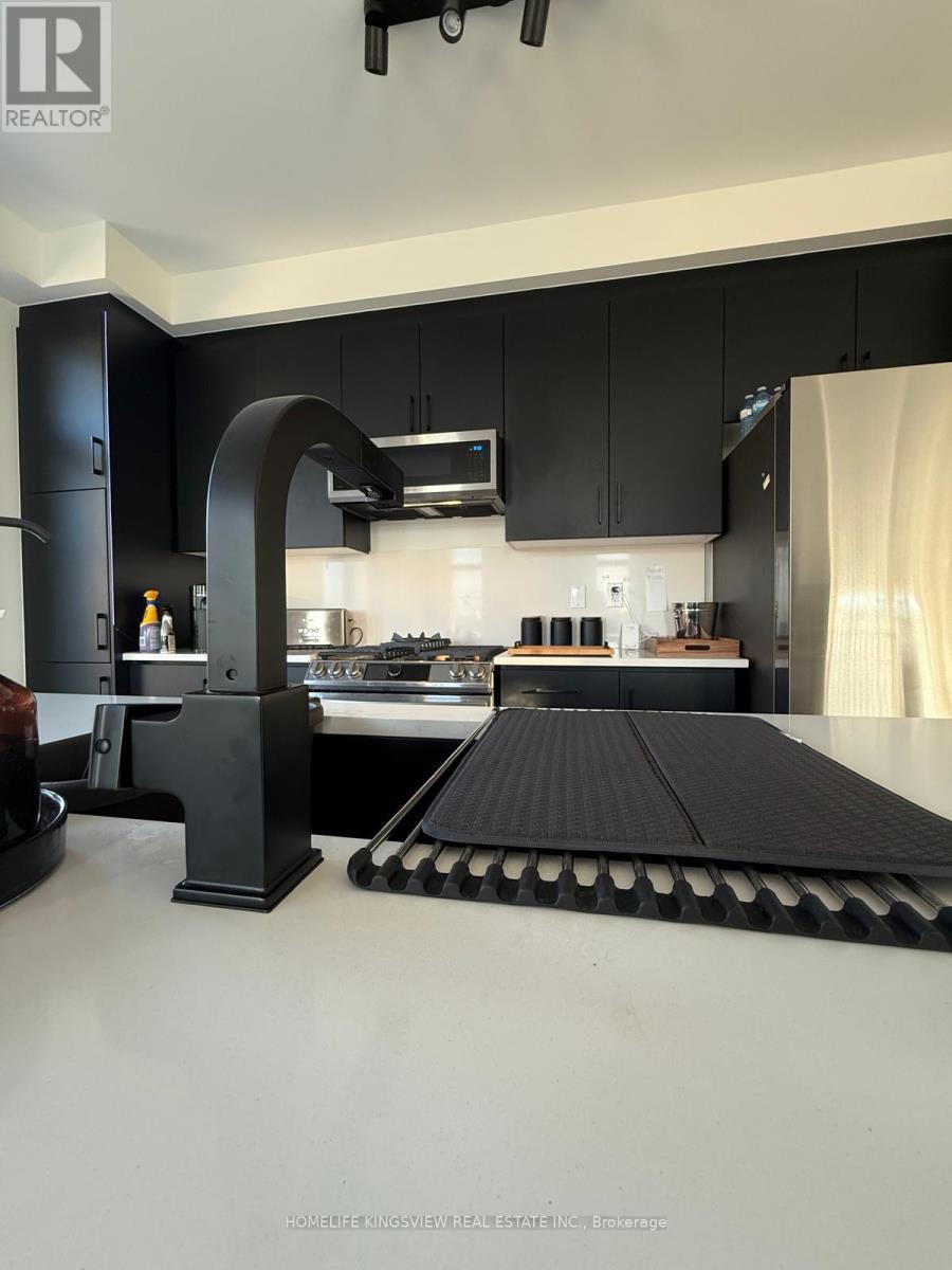 7 - 496 Provident Way, Hamilton, ON - Indoor Photo Showing Kitchen