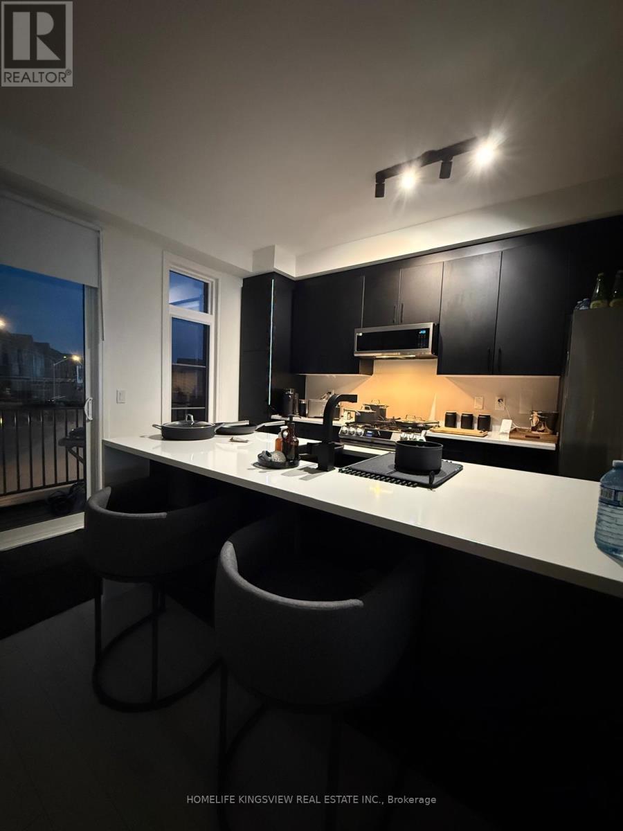 10 - 496 Provident Way, Hamilton, ON - Indoor Photo Showing Kitchen