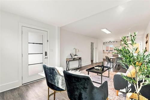 1095 Downing Street, Winnipeg, MB - Indoor