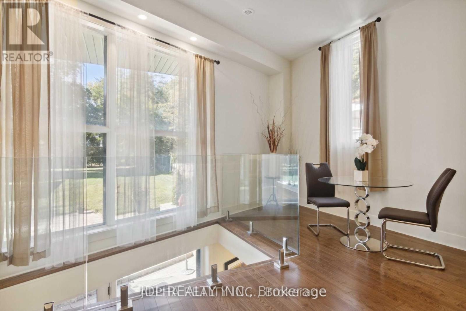 1436 Haig Boulevard, Mississauga, ON - Indoor
