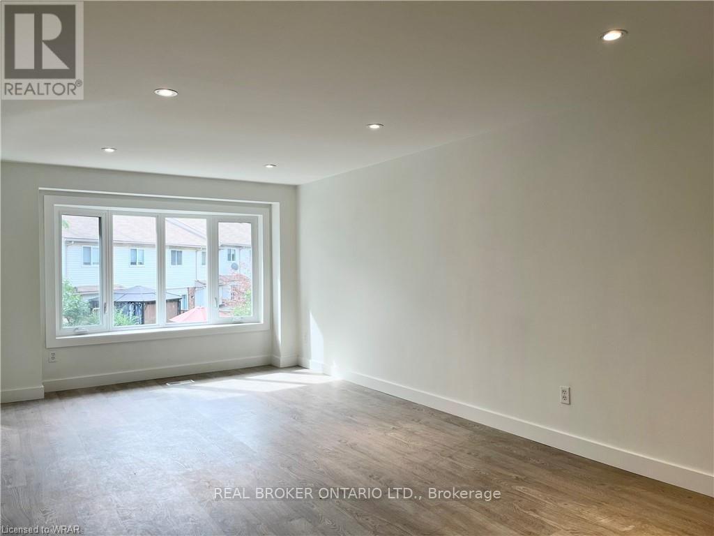 412 Exmoor Street, Waterloo, ON - Indoor Photo Showing Other Room