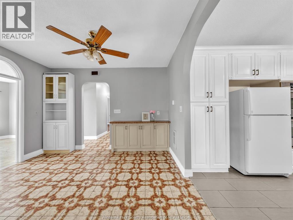 677 Marentette Unit# Upper, Windsor, ON - Indoor