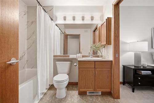 C 306 Fairhaven Road, Winnipeg, MB - Indoor Photo Showing Bathroom