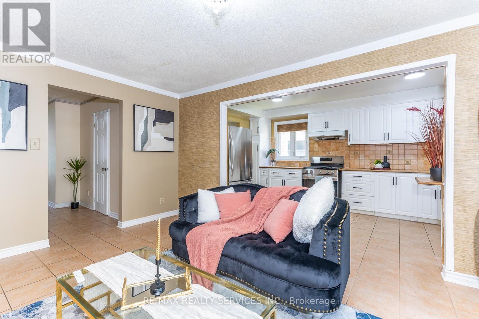 1217 Gloucester Square, Pickering, ON - Indoor