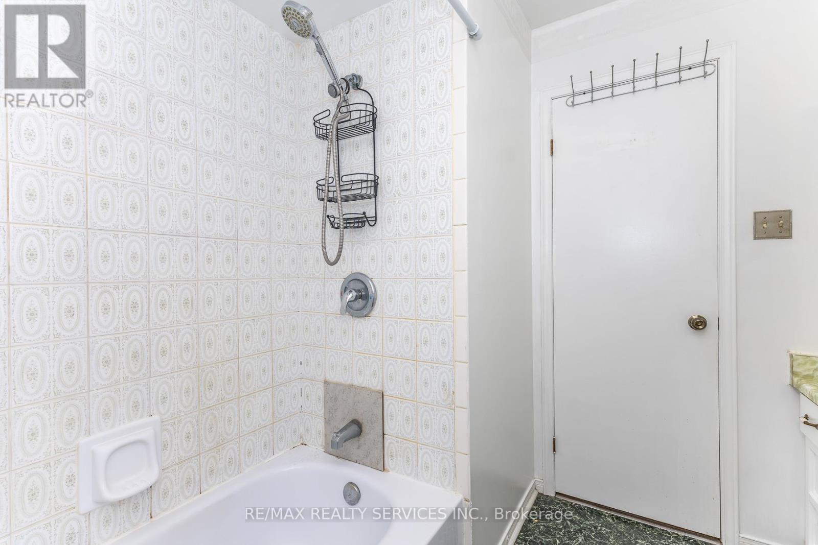 1217 Gloucester Square, Pickering, ON - Indoor Photo Showing Bathroom