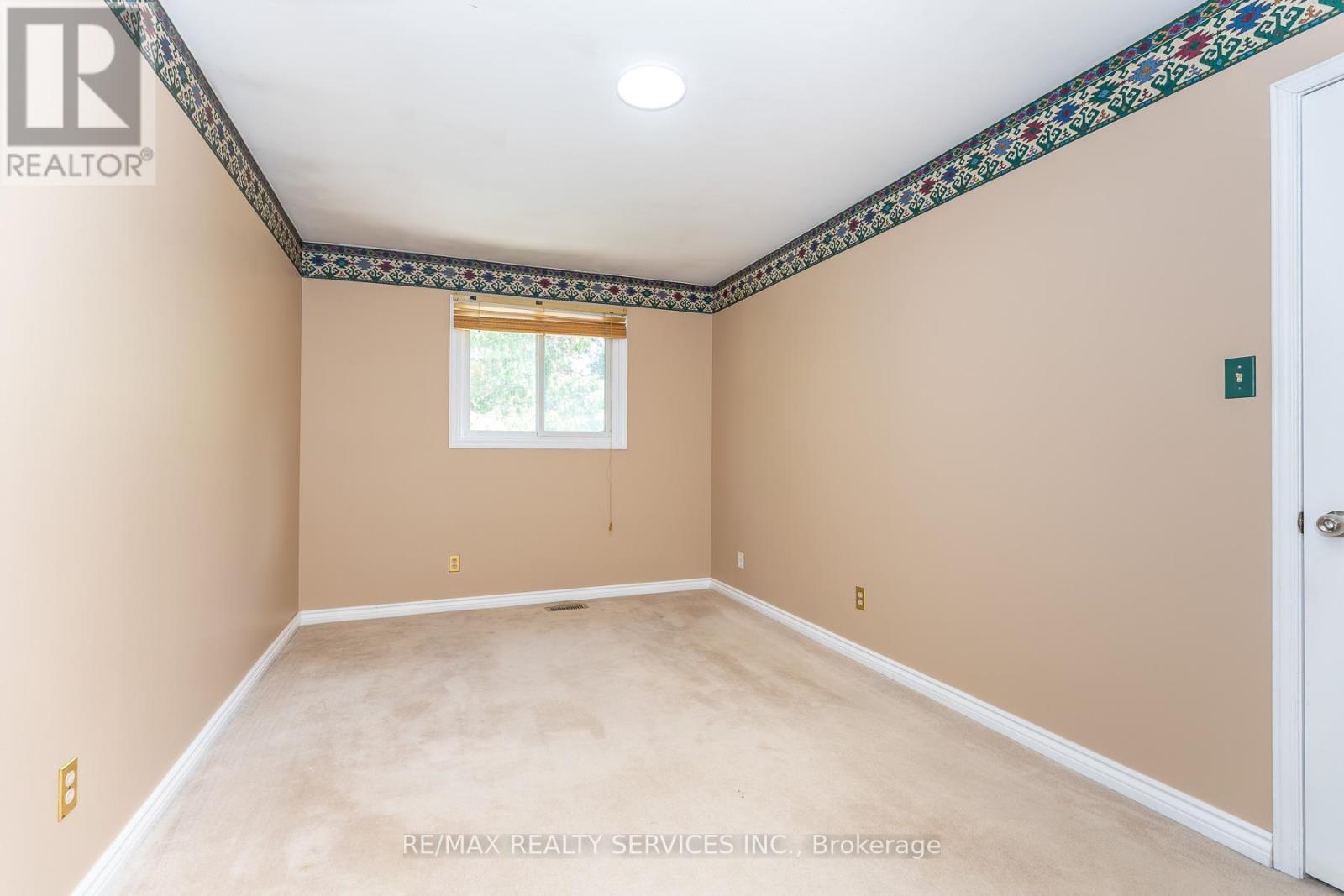 1217 Gloucester Square, Pickering, ON - Indoor Photo Showing Other Room