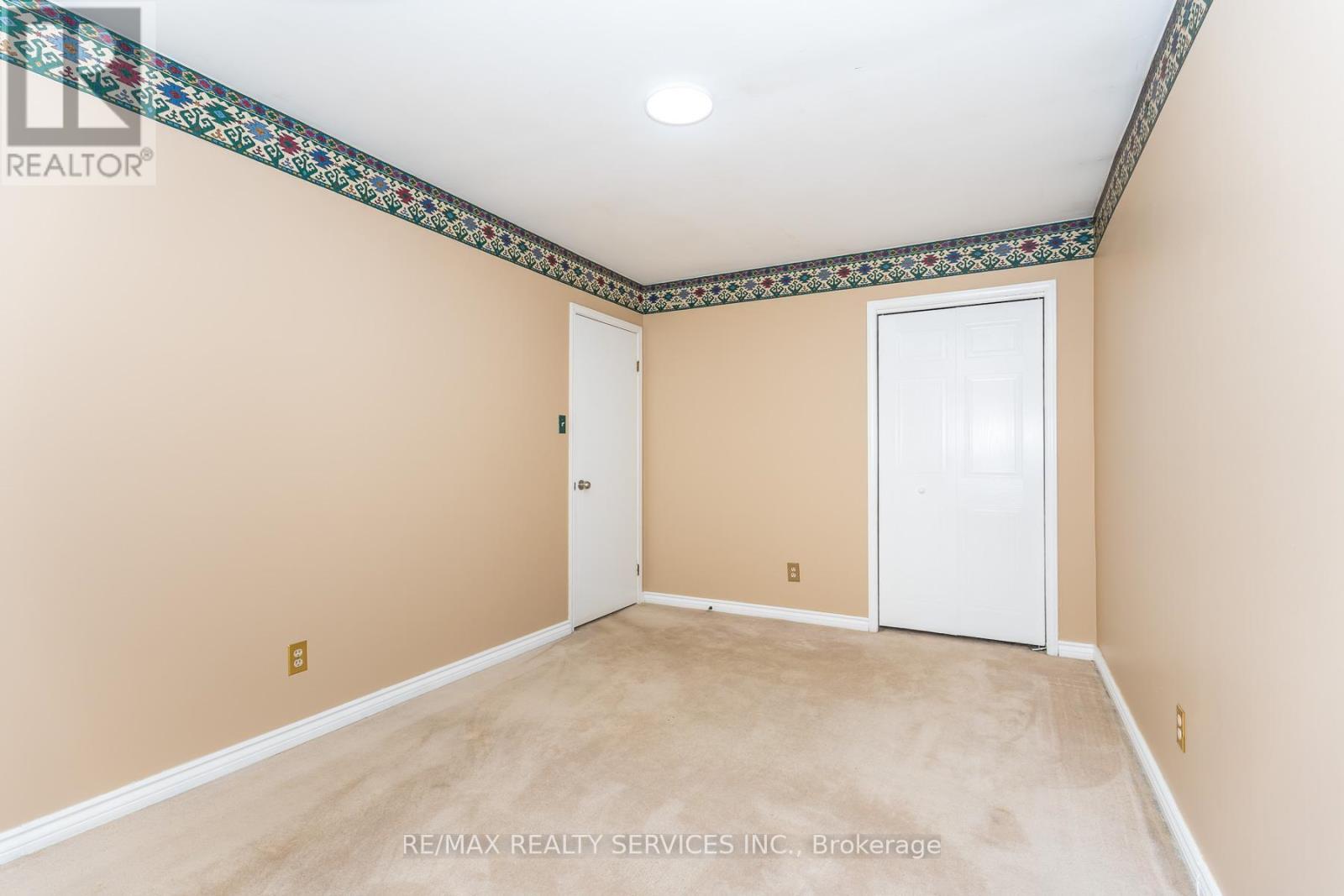 1217 Gloucester Square, Pickering, ON - Indoor Photo Showing Other Room
