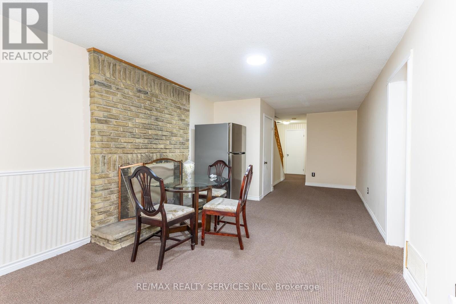1217 Gloucester Square, Pickering, ON - Indoor Photo Showing Other Room