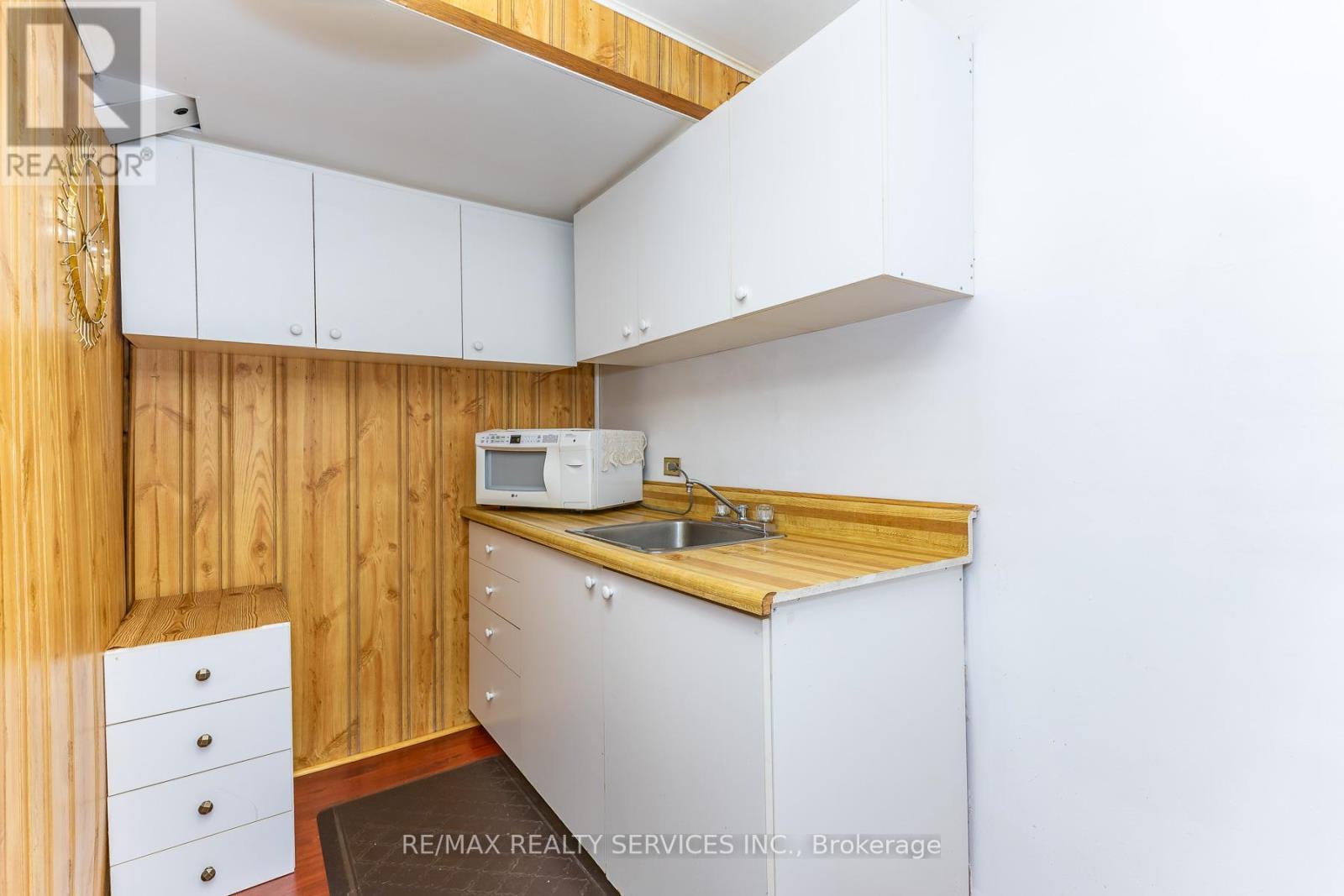 1217 Gloucester Square, Pickering, ON - Indoor Photo Showing Kitchen