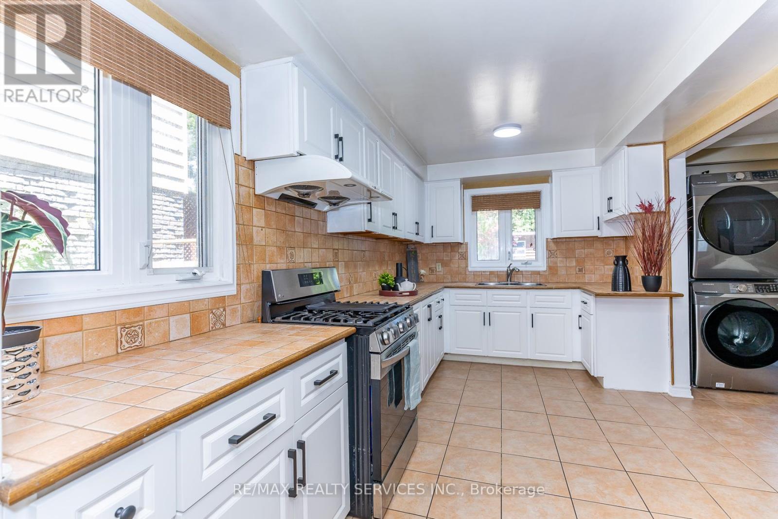 1217 Gloucester Square, Pickering, ON - Indoor