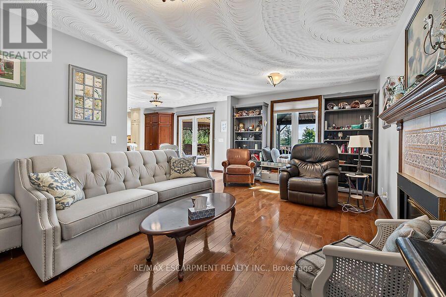 2265 Binbrook Road, Hamilton, ON - Indoor Photo Showing Living Room With Fireplace