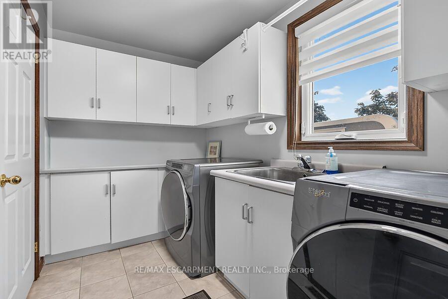 2265 Binbrook Road, Hamilton, ON - Indoor Photo Showing Laundry Room