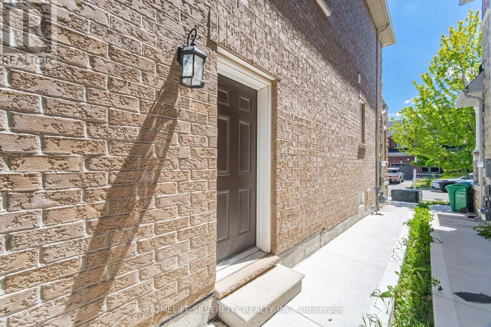 5 Baffin Crescent, Brampton, ON - Outdoor