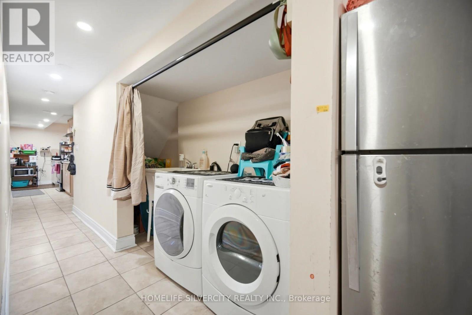 5 Baffin Crescent, Brampton, ON - Indoor Photo Showing Laundry Room