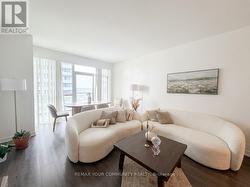 1809 - 75 ONEIDA CRESCENT Richmond Hill, ON L4B 0A6