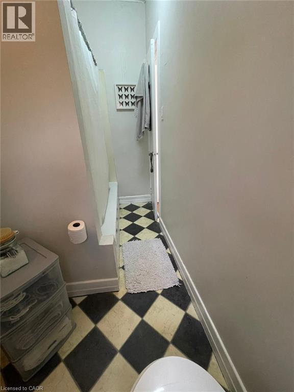 80 E Byron Avenue E Unit# 2, London, ON - Indoor