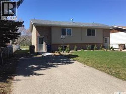 633/635 3rd STREET NE  Wadena, SK S0A 4J0