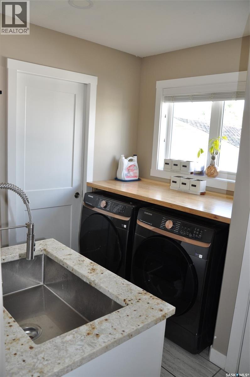 2261 Mcara Street, Regina, SK - Indoor Photo Showing Laundry Room