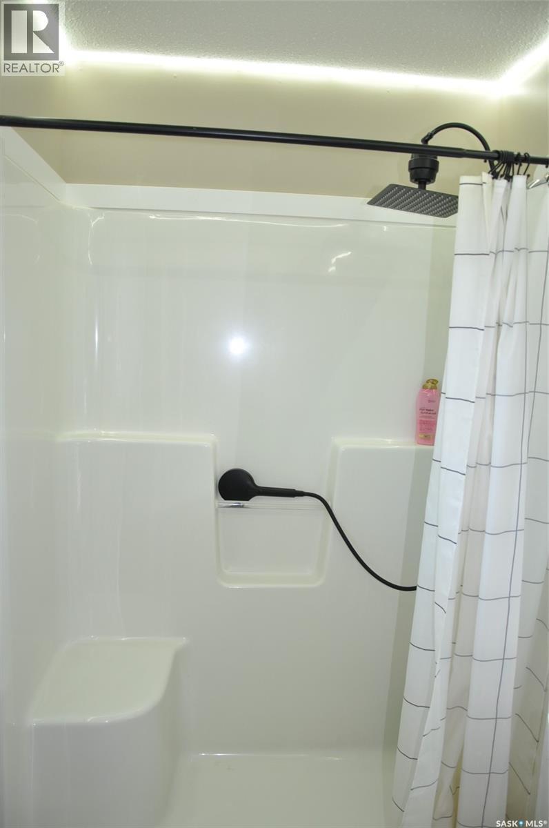 2261 Mcara Street, Regina, SK - Indoor Photo Showing Bathroom