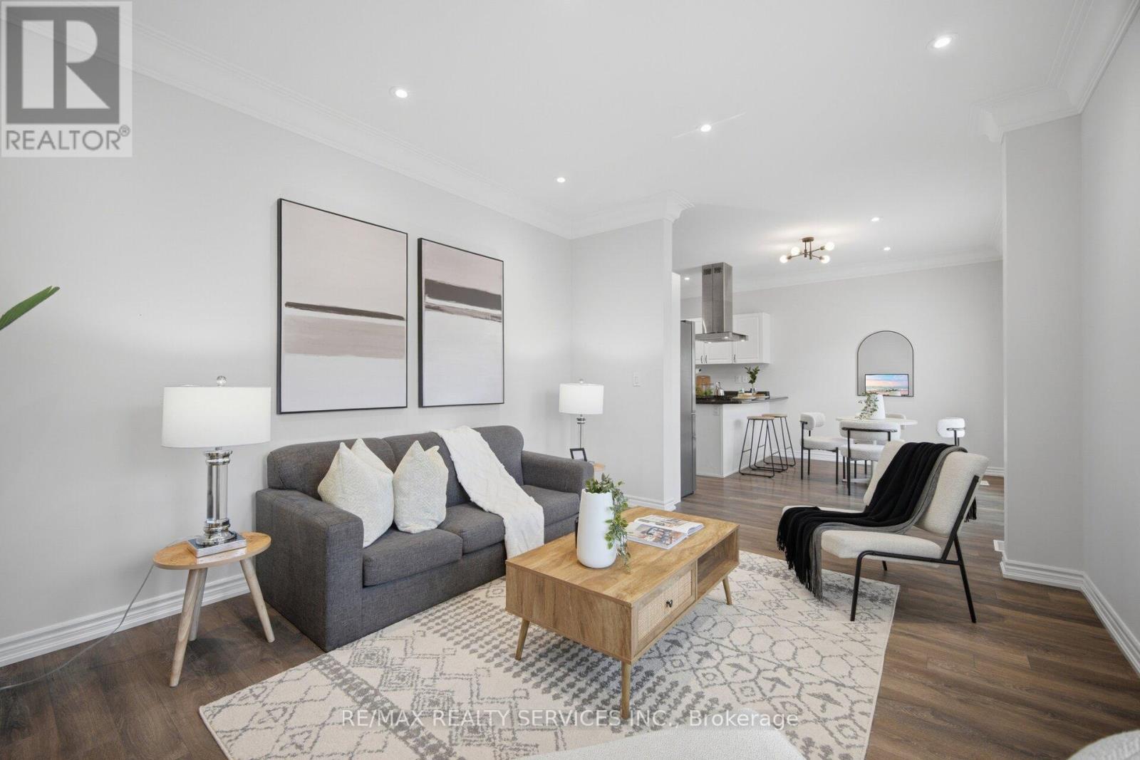 20 Todd Crescent, Southgate, ON - Indoor Photo Showing Living Room