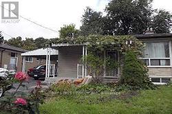 MAIN - 211 BEECHY DRIVE Richmond Hill, ON L4C 2X6