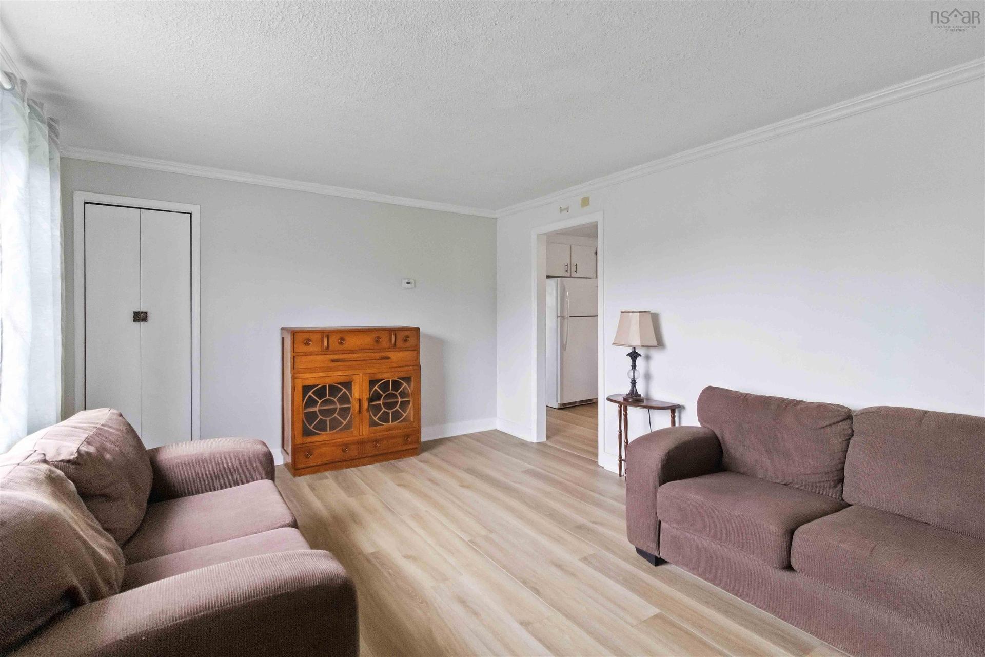 2 Kelly Street, Halifax, NS - Indoor Photo Showing Living Room