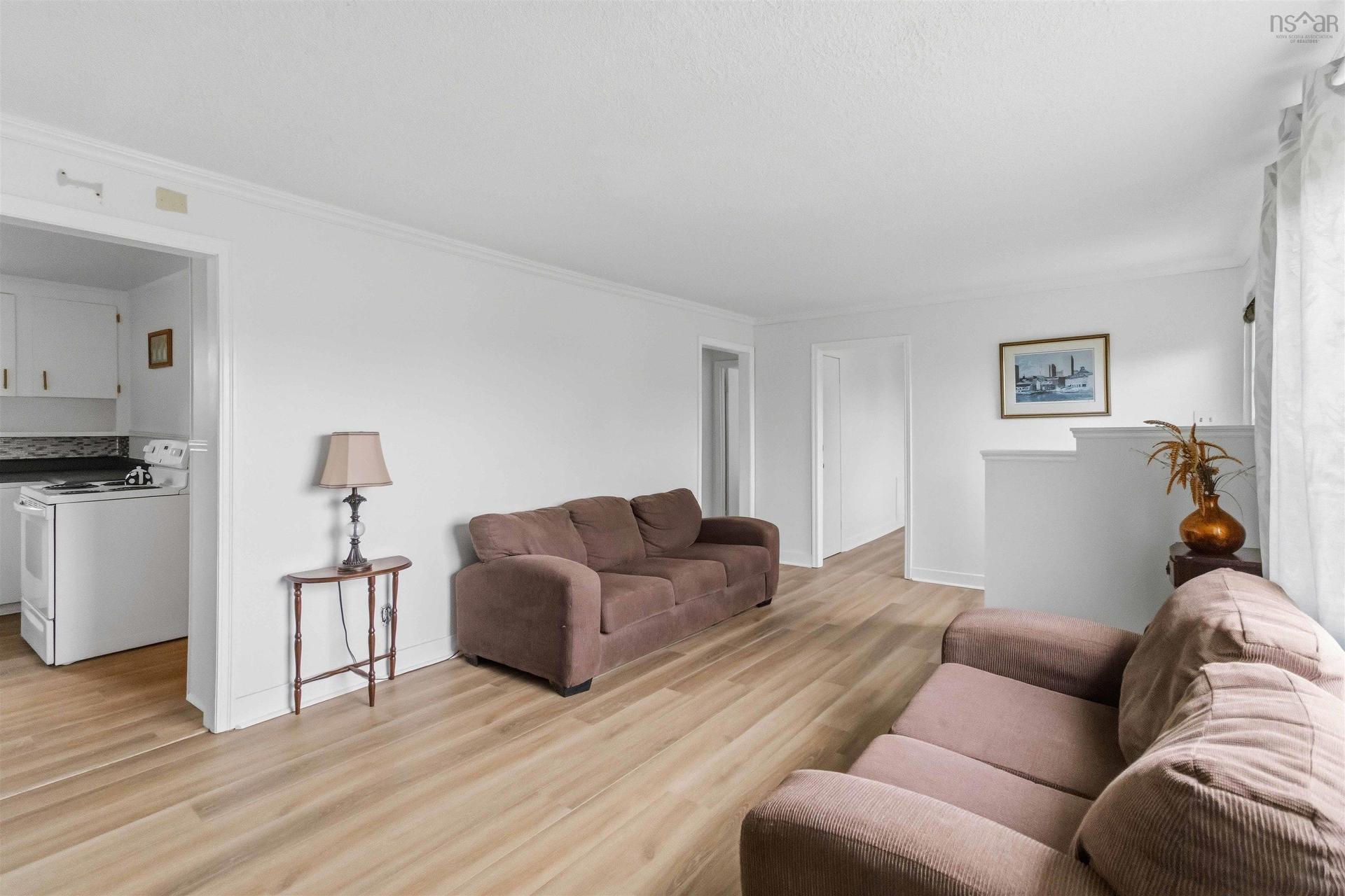 2 Kelly Street, Halifax, NS - Indoor Photo Showing Living Room