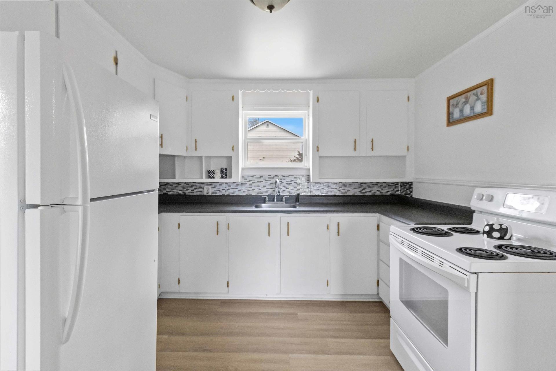 2 Kelly Street, Halifax, NS - Indoor Photo Showing Kitchen