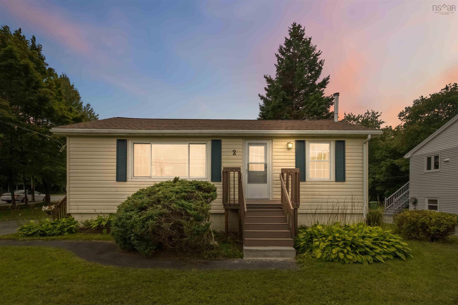 2 Kelly Street, Halifax, NS - Outdoor