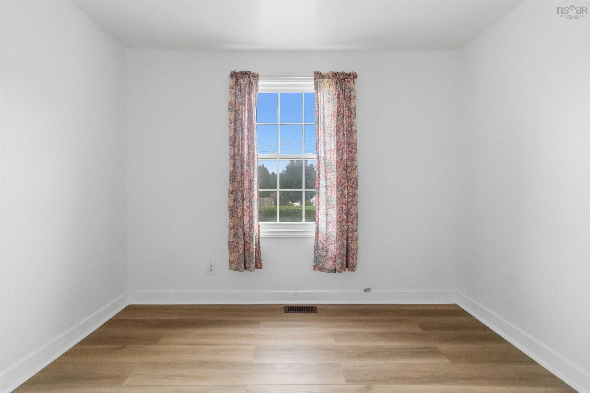 2 Kelly Street, Halifax, NS - Indoor Photo Showing Other Room