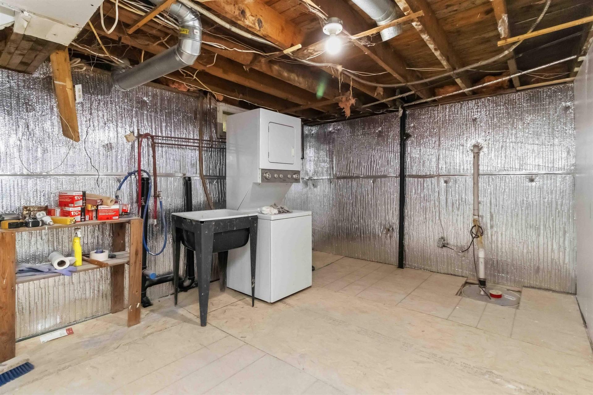2 Kelly Street, Halifax, NS - Indoor