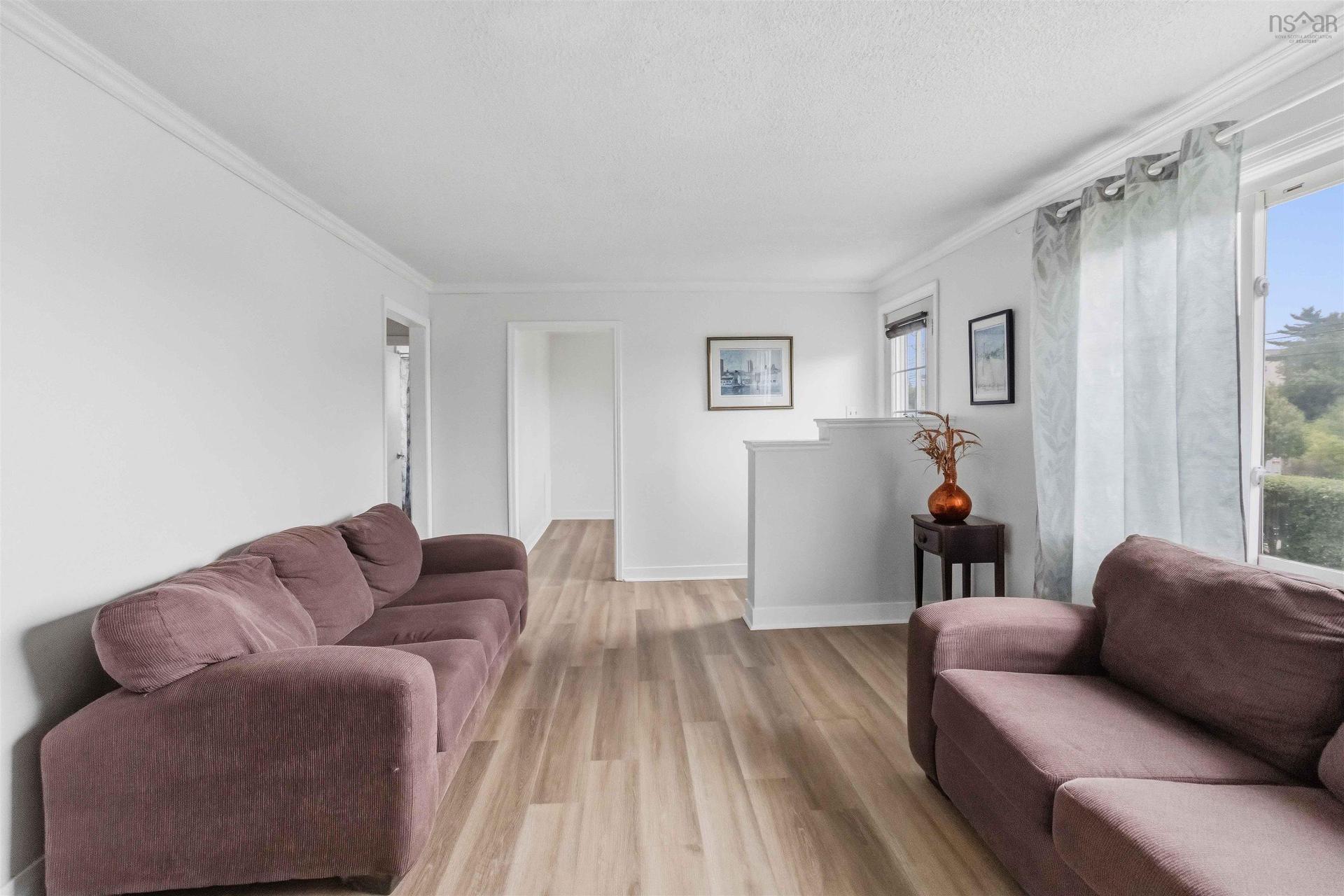 2 Kelly Street, Halifax, NS - Indoor Photo Showing Living Room
