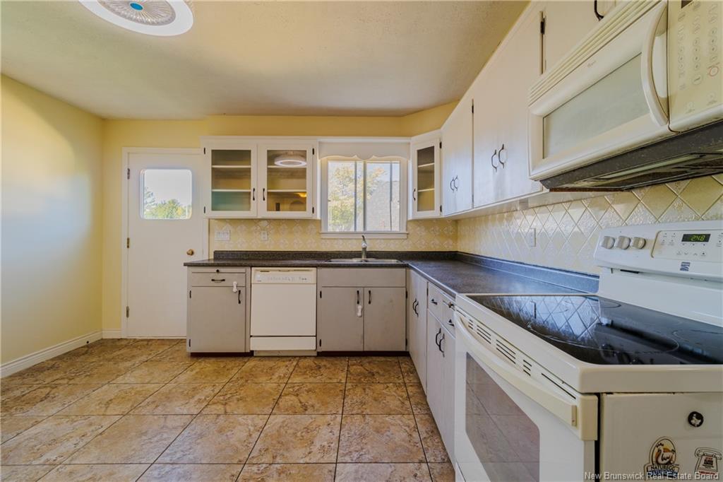 A + B-107 Fulton Ave, Fredericton, NB - Indoor Photo Showing Kitchen