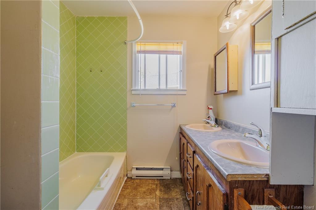 A + B-107 Fulton Ave, Fredericton, NB - Indoor Photo Showing Bathroom