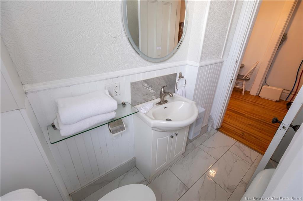 107 Orange St, Saint John, NB - Indoor Photo Showing Bathroom