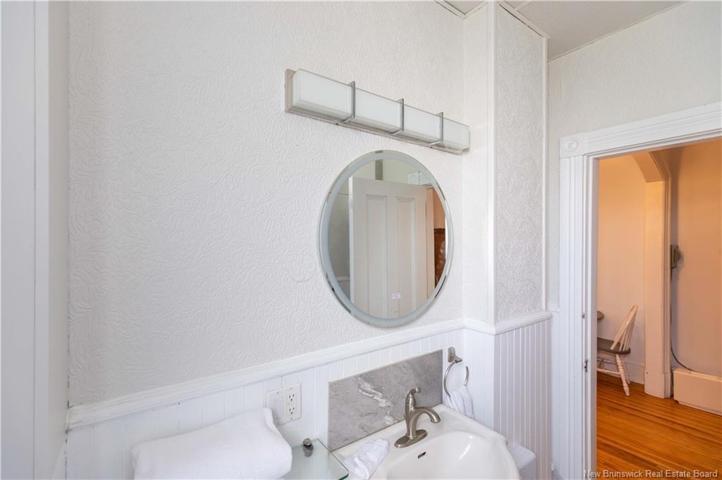 107 Orange St, Saint John, NB - Indoor Photo Showing Bathroom
