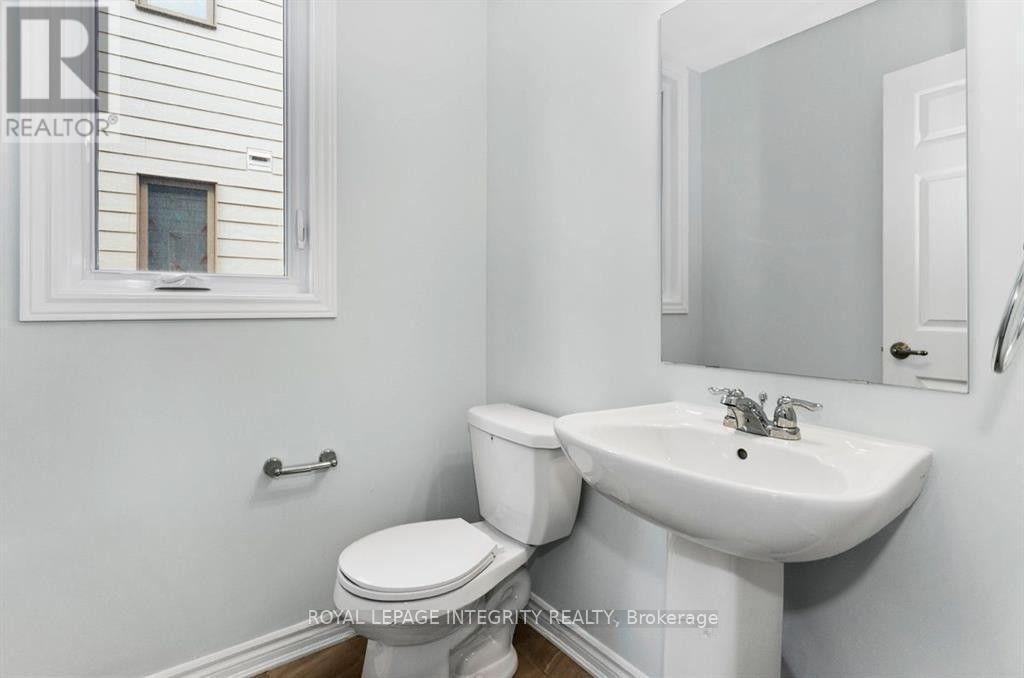 273 Squadron Crescent, Ottawa, ON - Indoor Photo Showing Bathroom