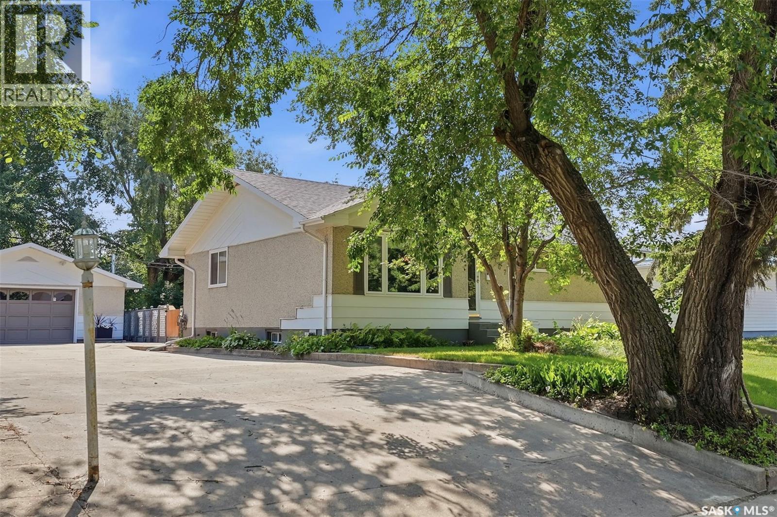 767 22Nd Street E, Prince Albert, SK - Outdoor