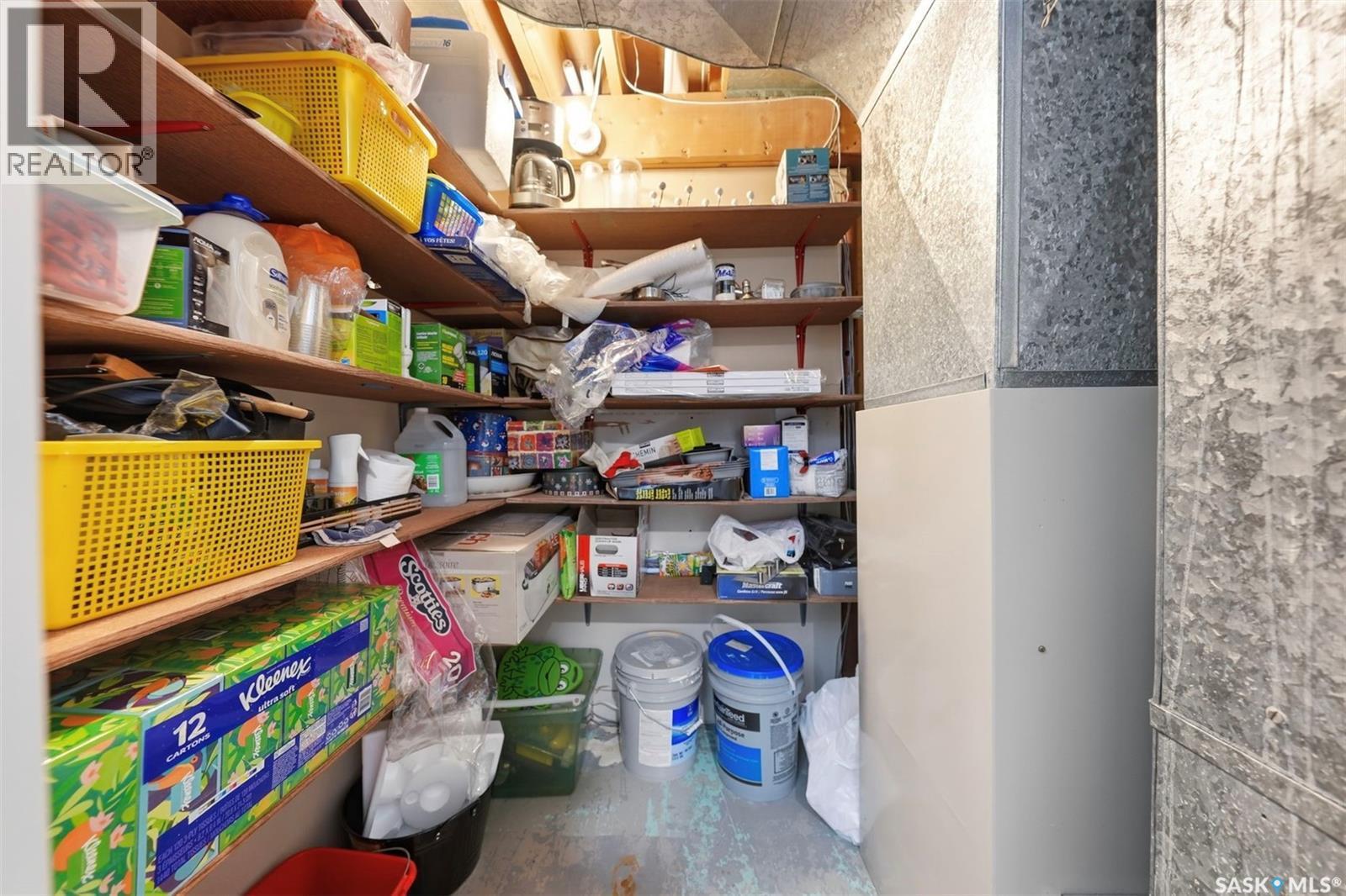 767 22Nd Street E, Prince Albert, SK - Indoor With Storage