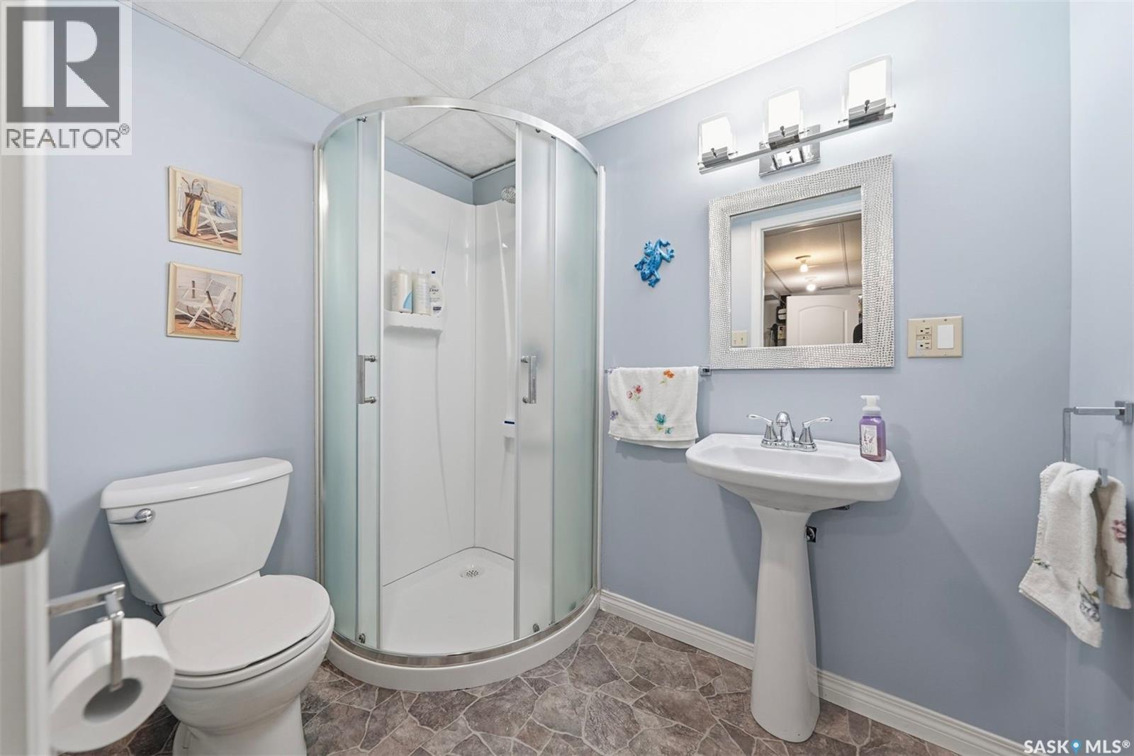 767 22Nd Street E, Prince Albert, SK - Indoor Photo Showing Bathroom