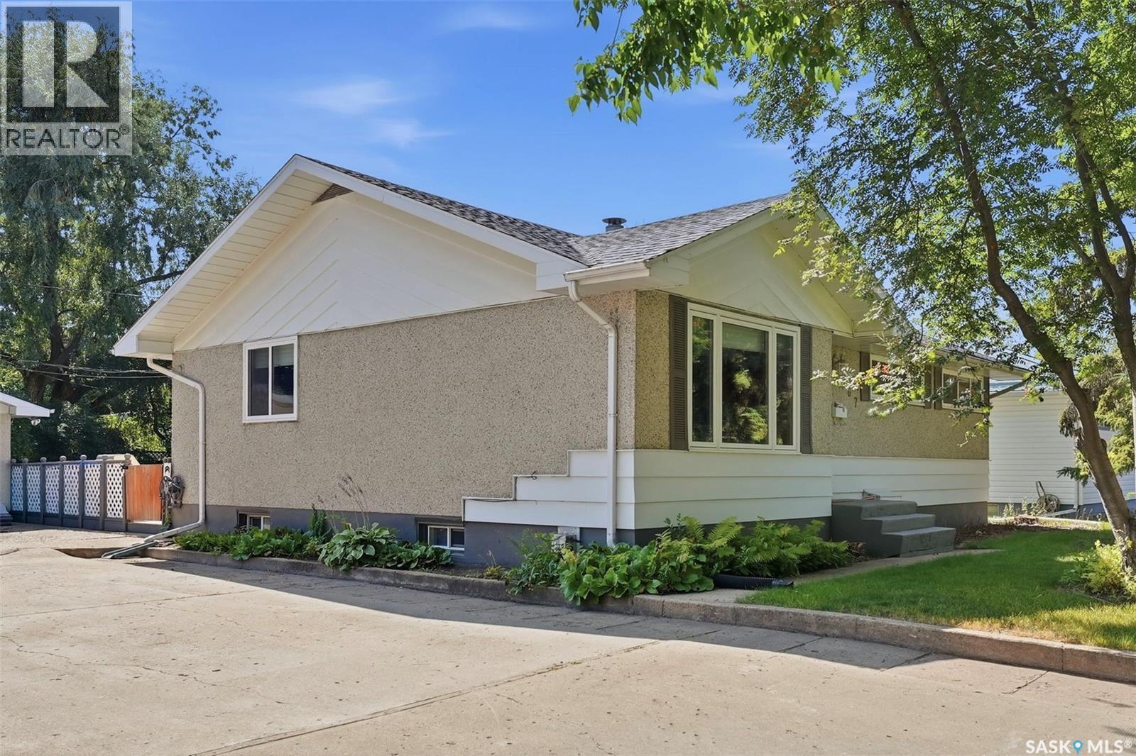 767 22Nd Street E, Prince Albert, SK - Outdoor