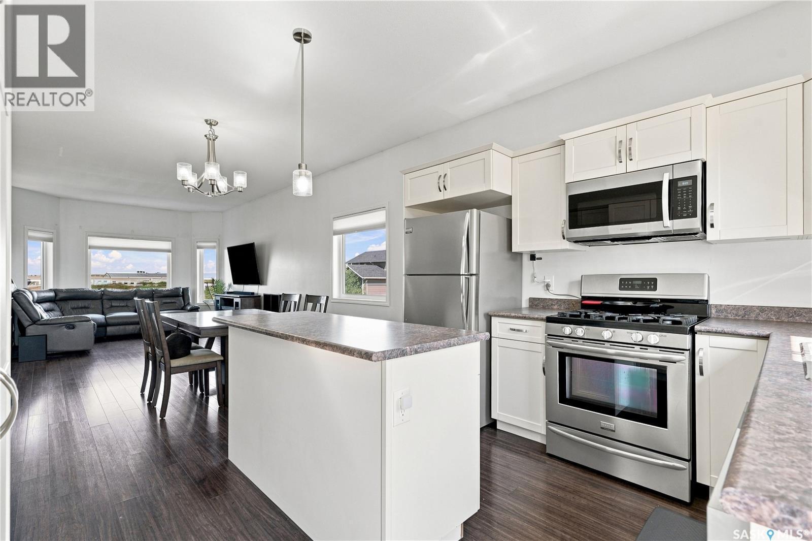 104 Mcdonald Street, Aberdeen, SK - Indoor Photo Showing Kitchen