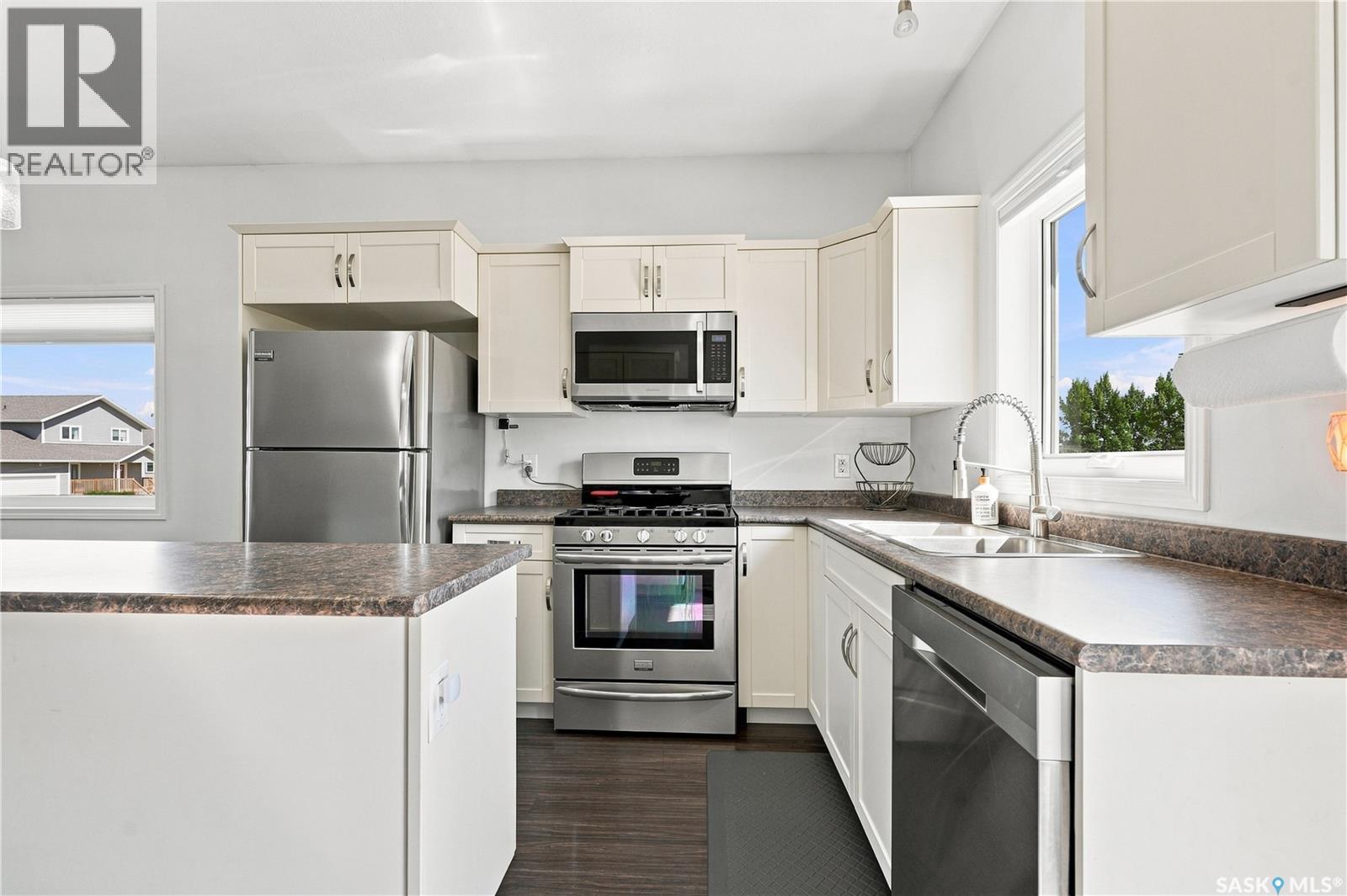 104 Mcdonald Street, Aberdeen, SK - Indoor Photo Showing Kitchen