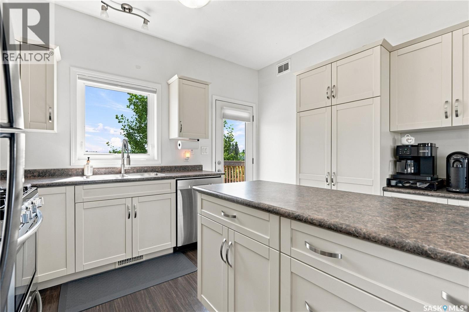 104 Mcdonald Street, Aberdeen, SK - Indoor Photo Showing Kitchen