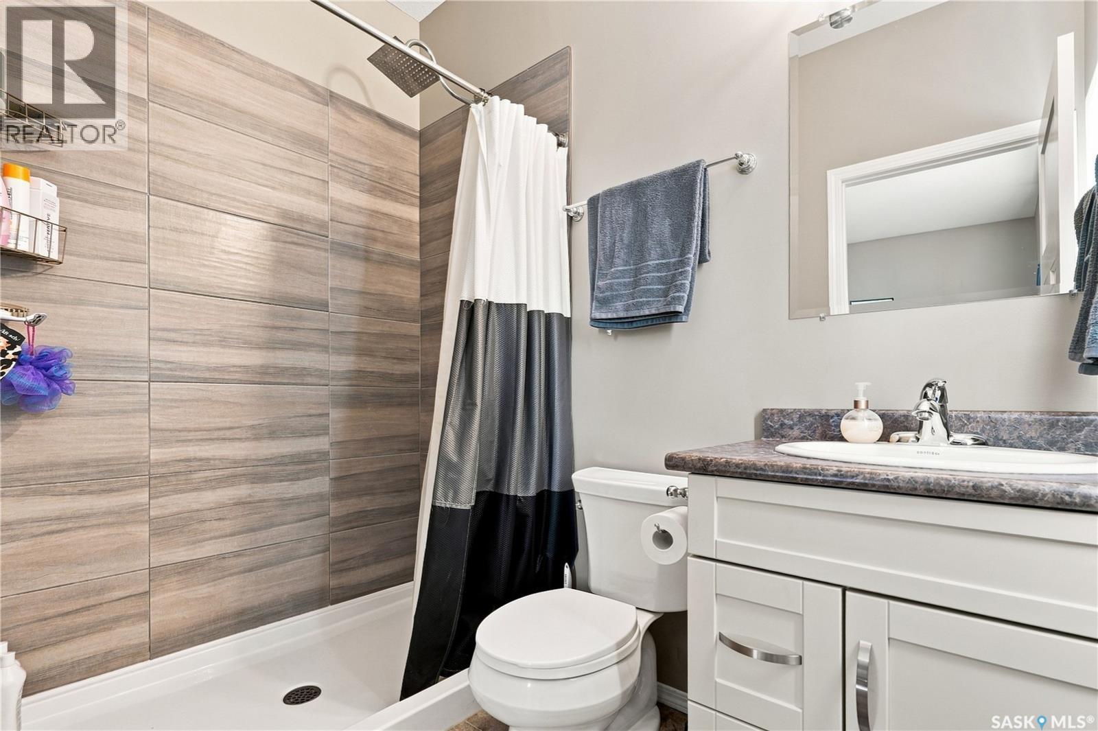 104 Mcdonald Street, Aberdeen, SK - Indoor Photo Showing Bathroom