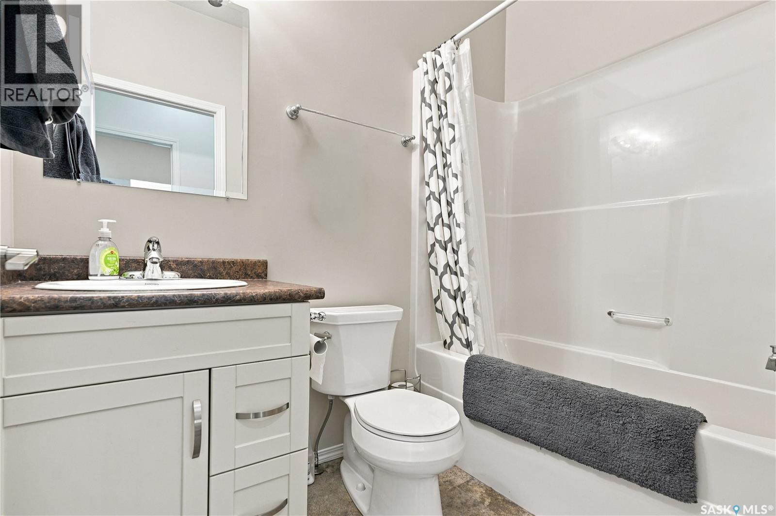 104 Mcdonald Street, Aberdeen, SK - Indoor Photo Showing Bathroom